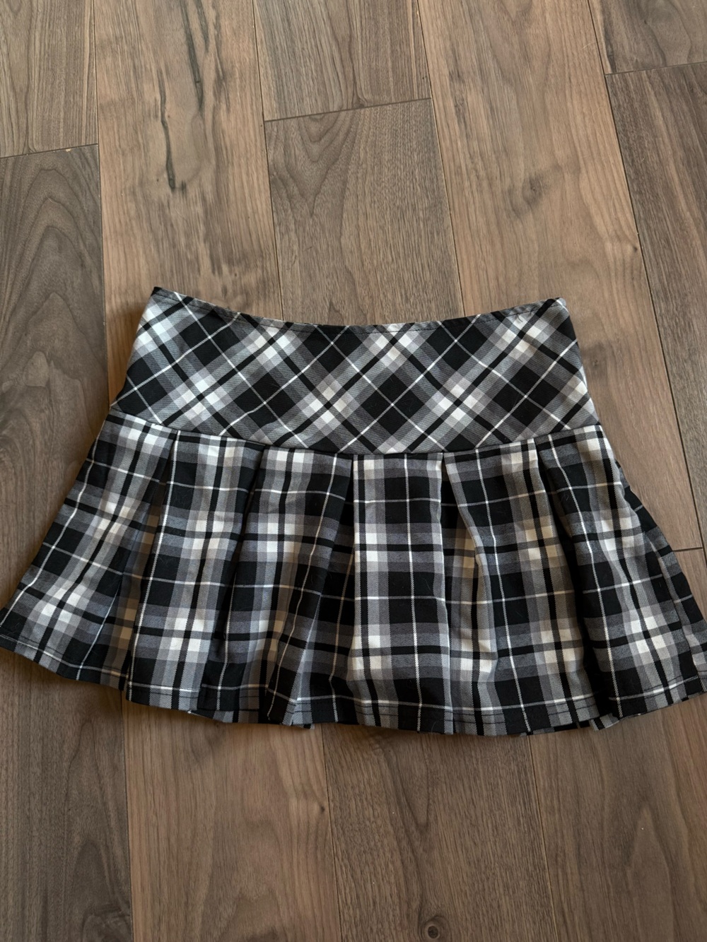 Black & White Plaid Pleated Mini Skirt